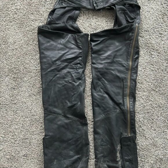 Men' GENUINE HARLEY-DAVIDSON 98100-16VM XL MEN'S BLACK LEATHER CHAPS - Picture 2 of 6